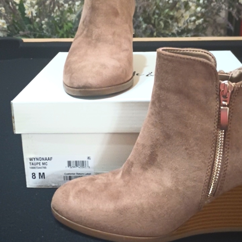 style&co. wedge boot in taupe size8